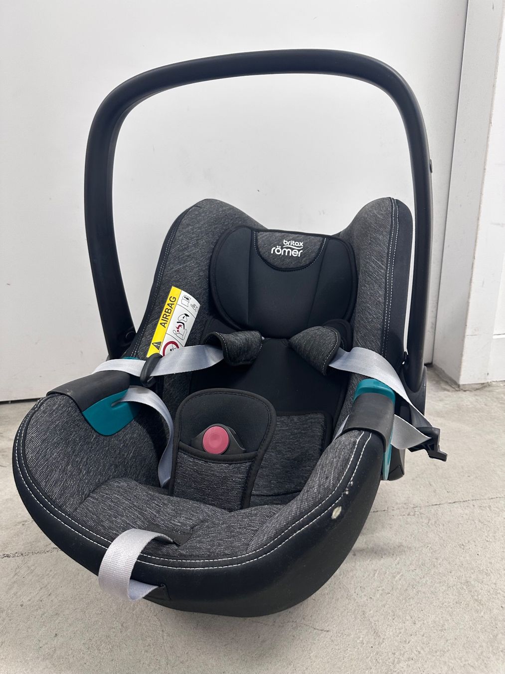 Britax Römer Seggiolini per auto: Römer Baby Safe3 i-Size graphite marble – Usato da Zürich venduto da adamv 1