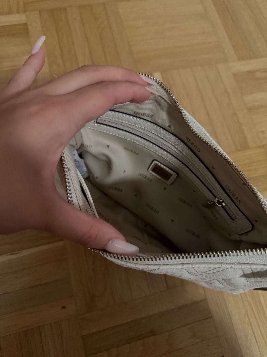 Guess Borse da donna: Handtasche Guess weiss neuwertig – Nuovo (secondo la descrizione) da Dietikon venduto da nnelzv7 2
