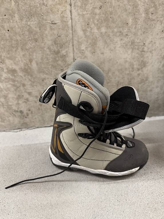 Damenschuhe: Damen Snowboardschuhe Grösse 37 – Gebraucht aus Urtenen-Schönbühl von sie_rah 1