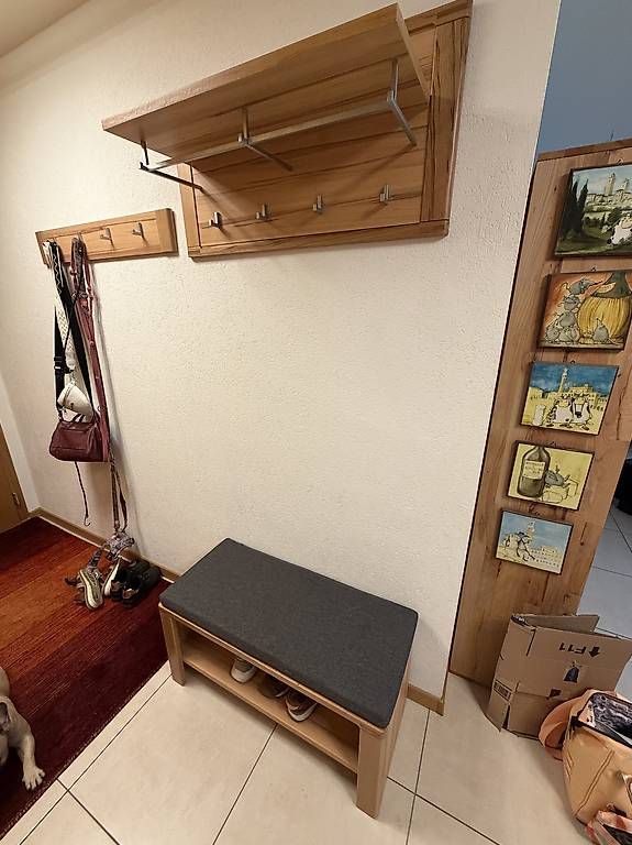 Allestimento di negozi e stand fieristici: Porte manteau et banc pour chaussures – Usato da Botyre (Ayent) venduto da Claude-EvelyneS