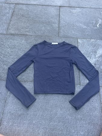 Dunkelblaues Langarmshirt Size XS von STM. Perfekt für den H