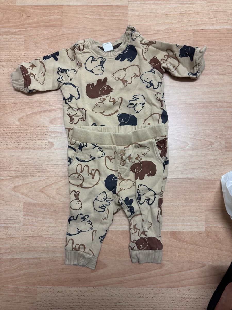 H&M Completi: Süsser H&M Bärchen Jogginganzug Gr. 68 – Usato da Ostermundigen venduto da Vangiolillo