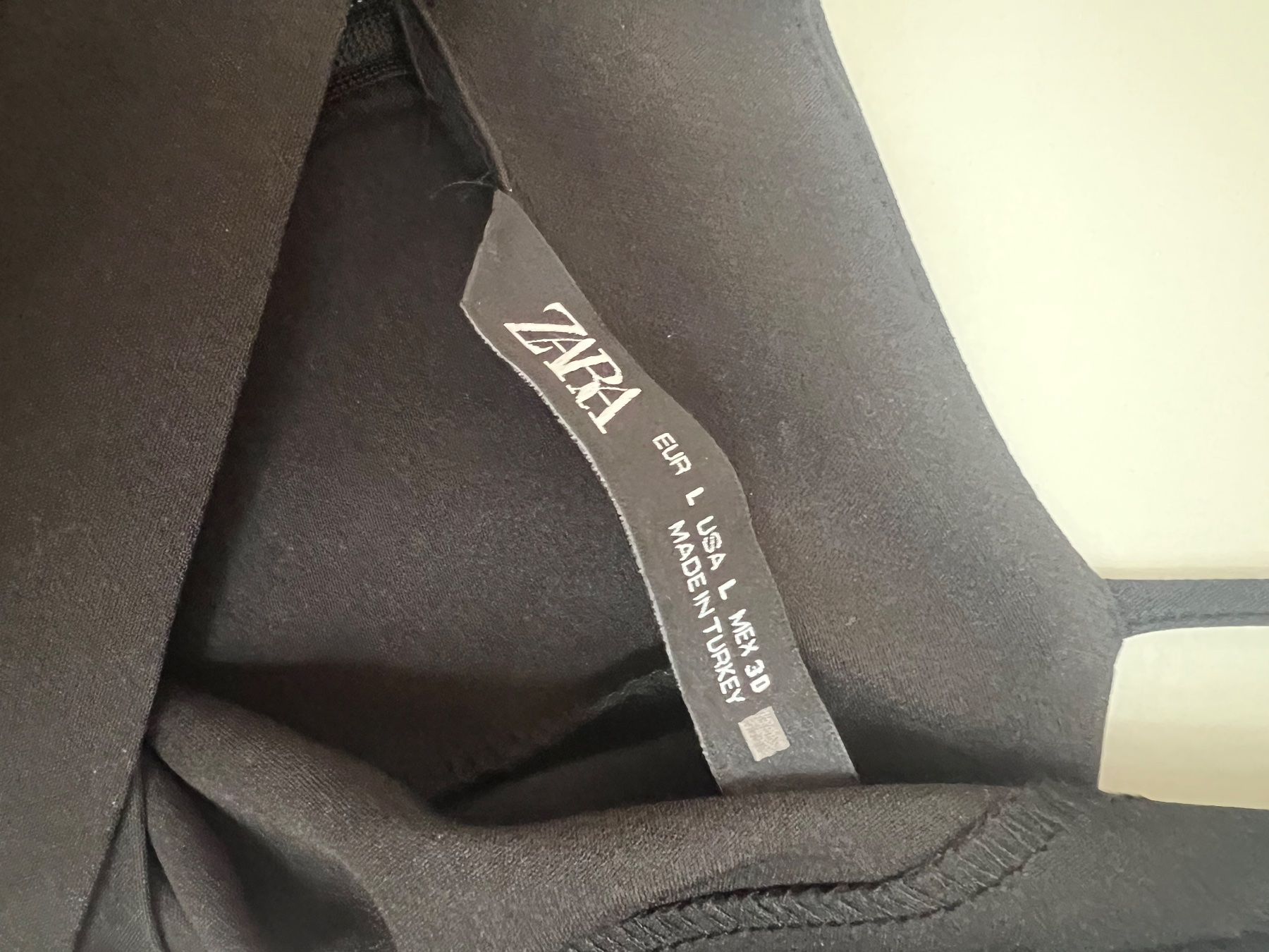 Zara Vestiti: Zara Cut-Out Kleid / Grösse L – Nuovo (secondo la descrizione) da Effretikon venduto da YaMn 5