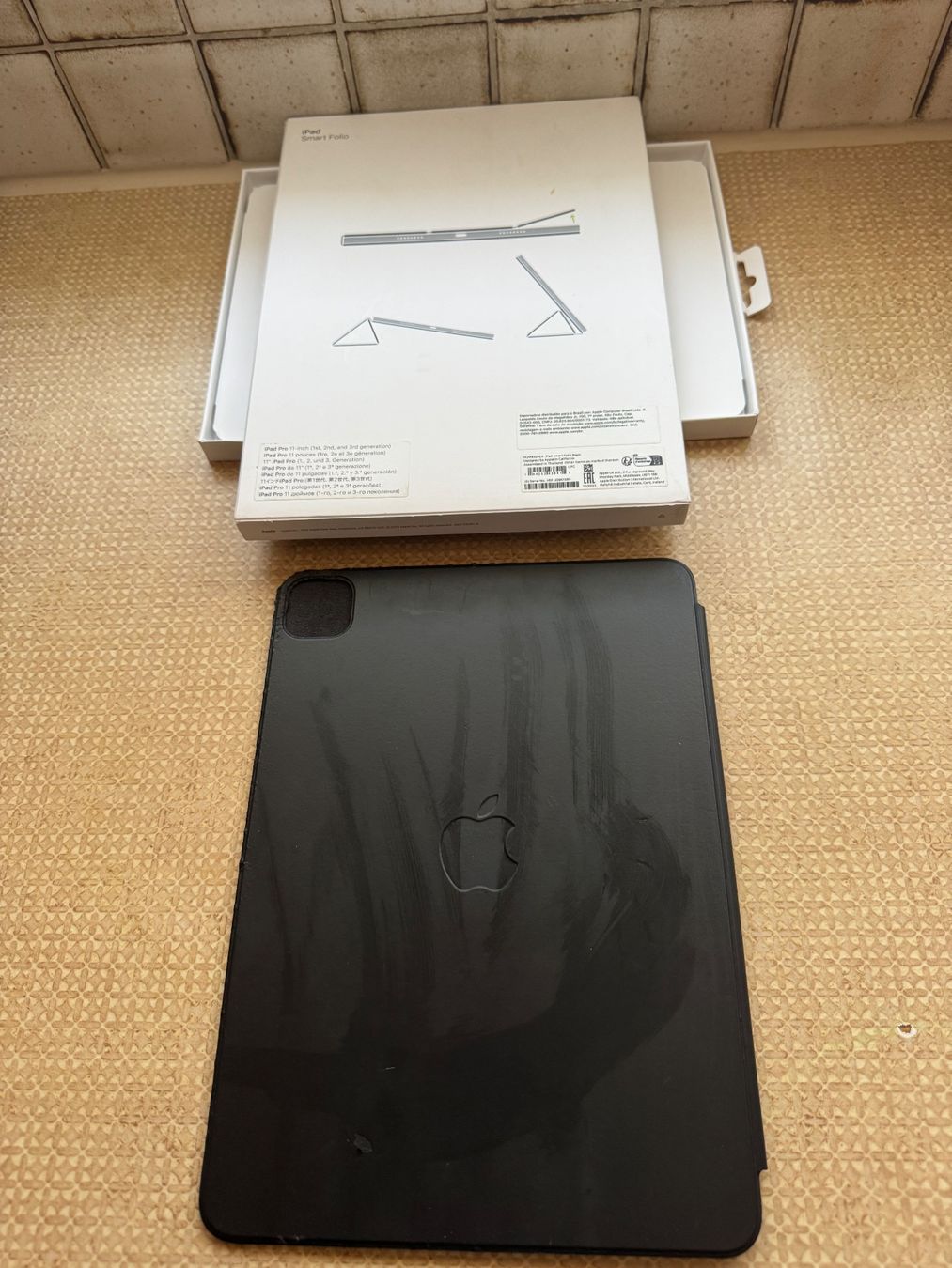 Apple Covers & Borse: IPAD PRO 11 SMART FOLIO BLACK – Usato da Frauenfeld venduto da iphone6 3