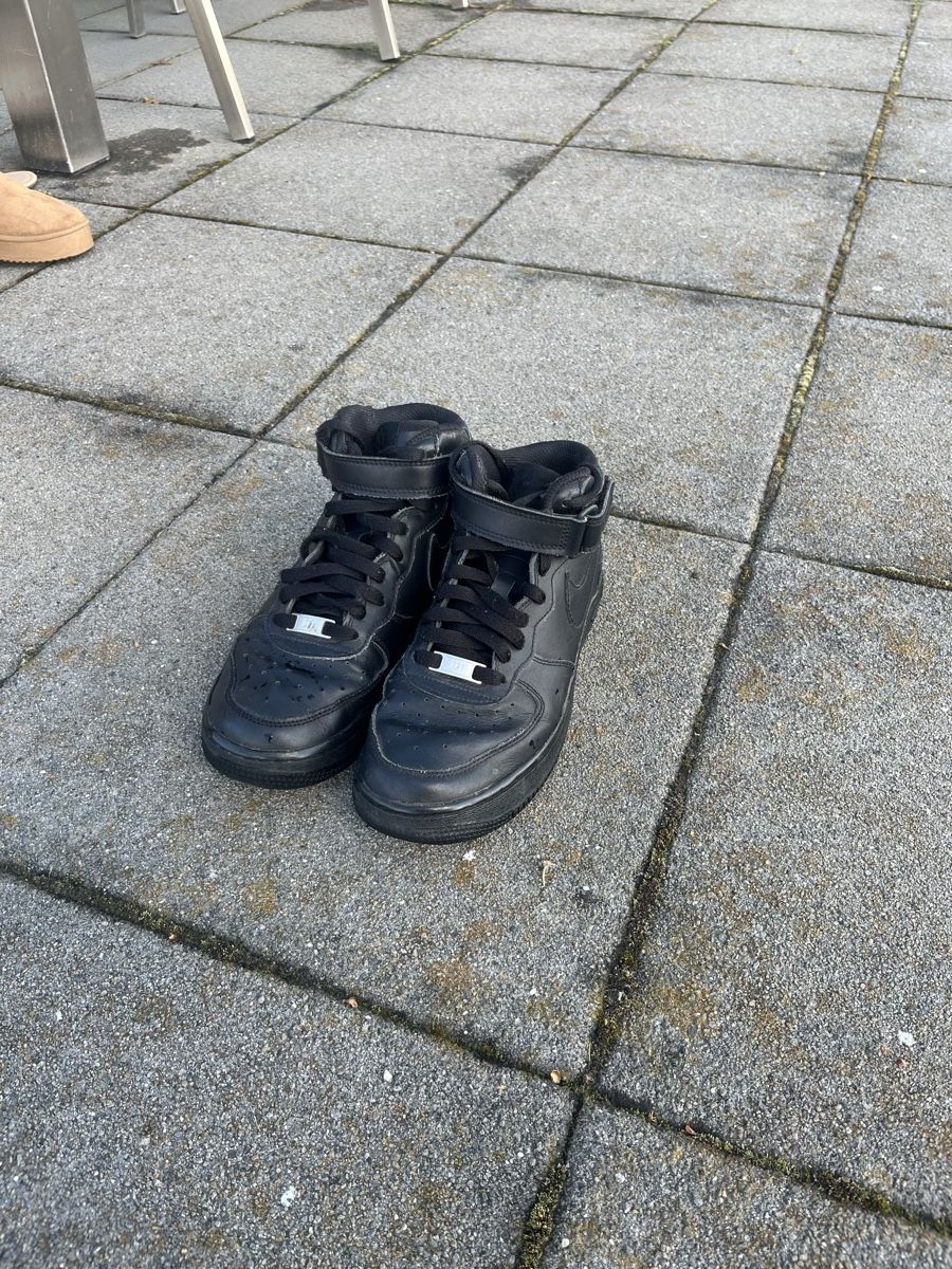 Nike Scarpe da uomo: Nike Airforce mid schwarz Gr.39 – Usato da Sempach venduto da nad_9fcy 1