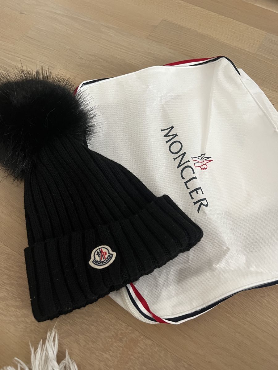 Moncler Copricapi, berretti & cappellini: MONCLER Wollmütze  – Usato da Rapperswil SG venduto da Tiniva