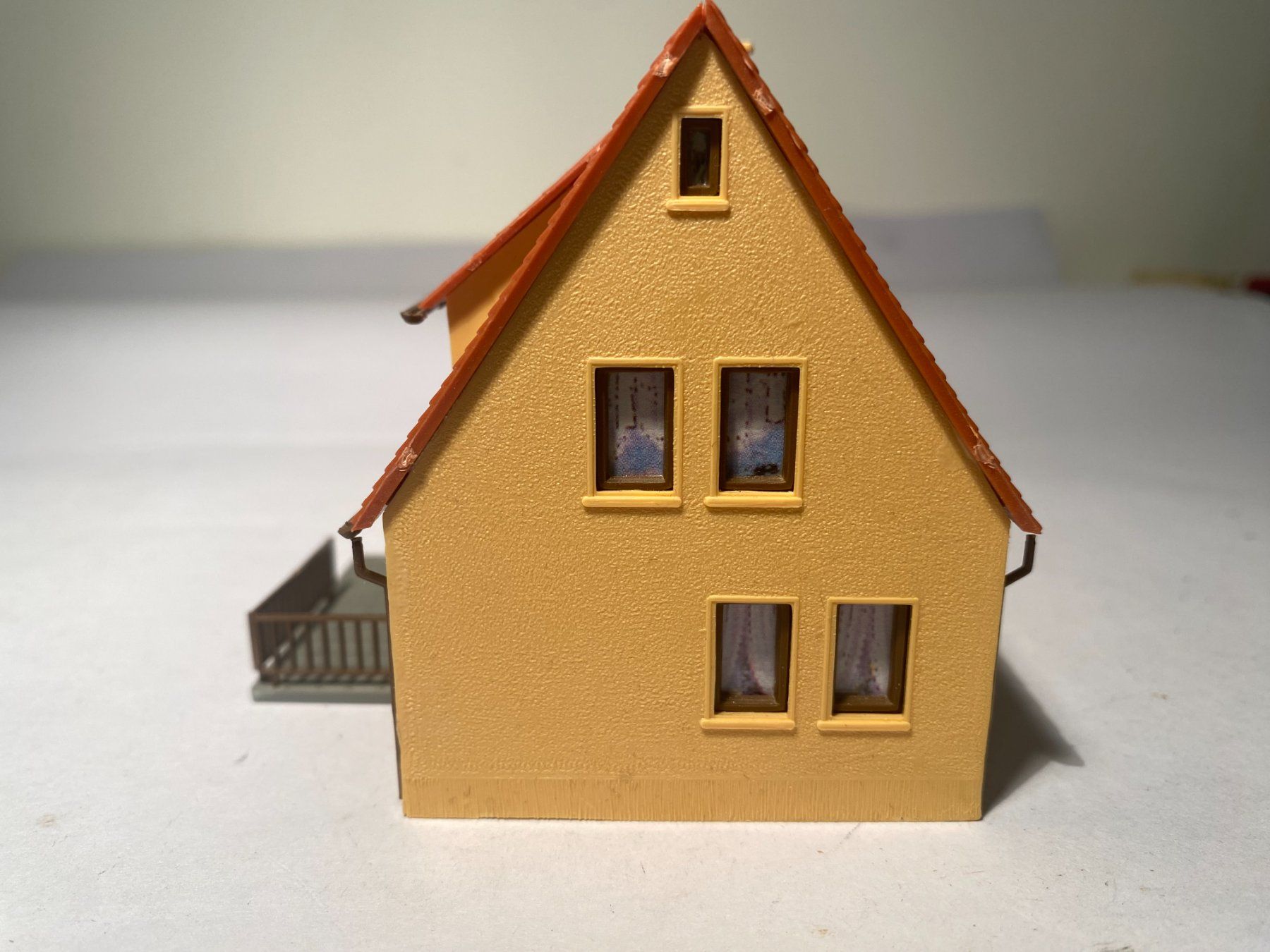 Modelleisenbahnen: Einfamilienhaus Spur H0 – Gebraucht aus Buchrain von Modellbahn11 2