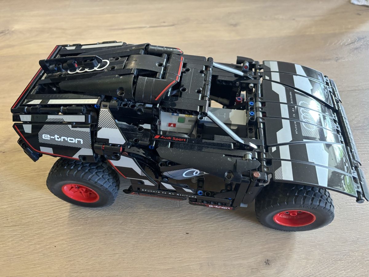 Lego Jeux de construction: Audi e-tron Lego Technic – D'occasion à Hinwil par eri_b76q