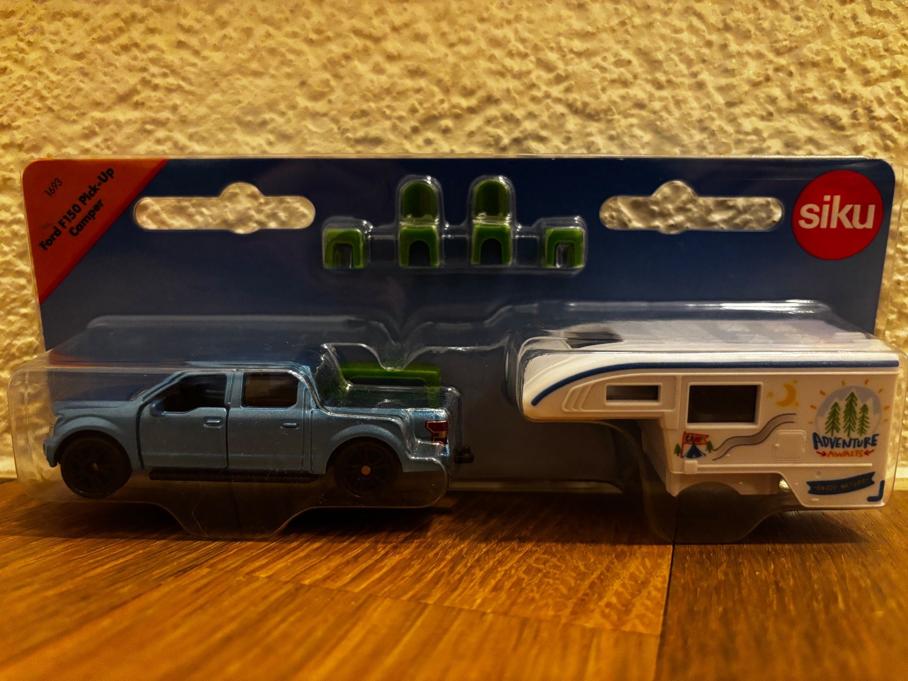 Siku Modellini d'auto: Siku Ford F150 Pick-Up mit Camper – Usato da Mönchaltorf venduto da Mawal