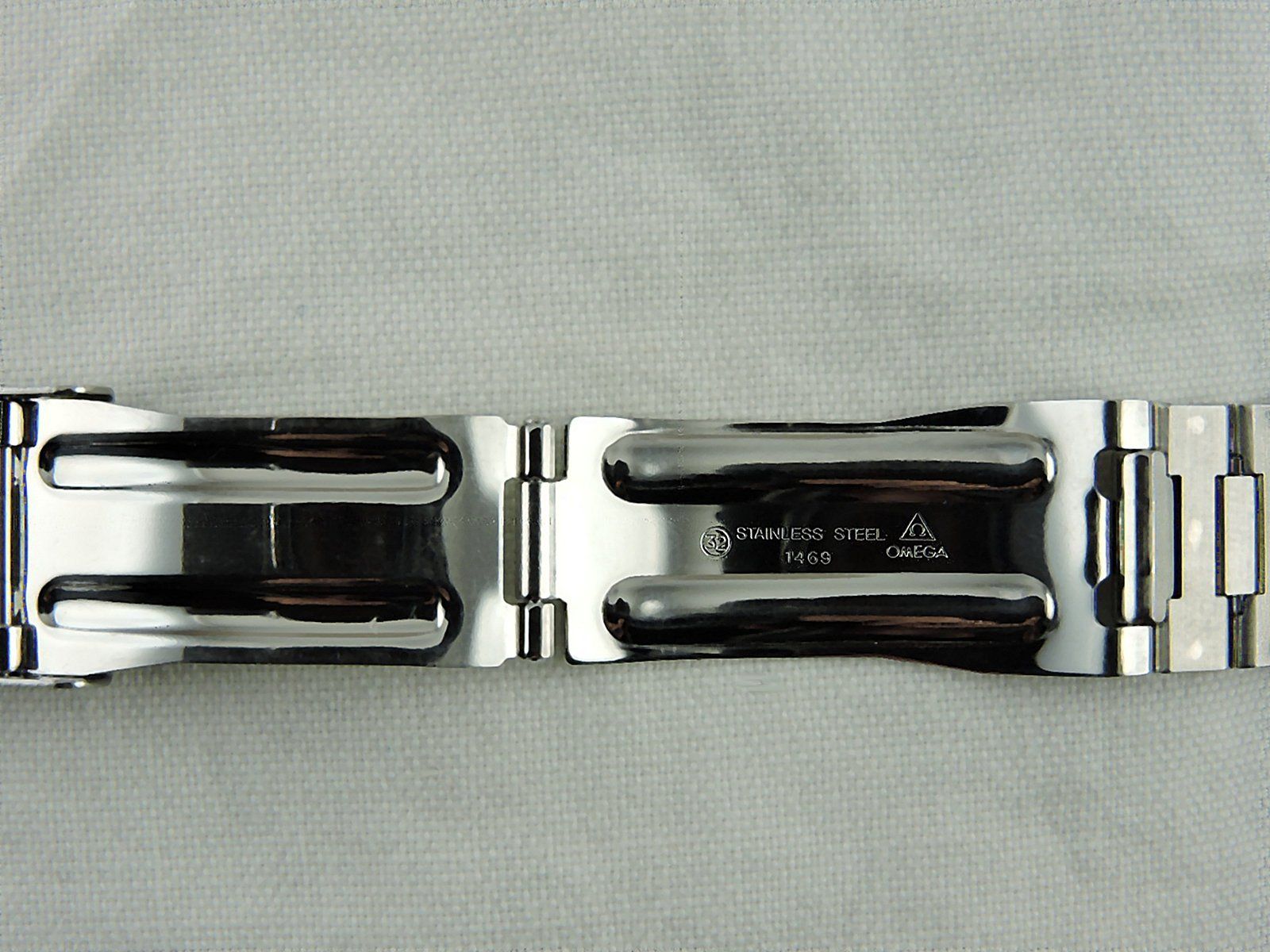 Omega Orologi: 1997 Omega Speedmaster Day-Date Chronograph - Serviced – Usato da Bern venduto da Vintage-Oyster 7