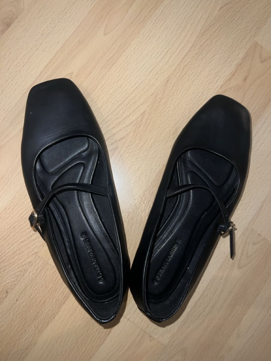 Stradivarius Scarpe da donna: Ballerinas schwarz Grösse 39 – Usato da Sursee venduto da kni_qmh2 1