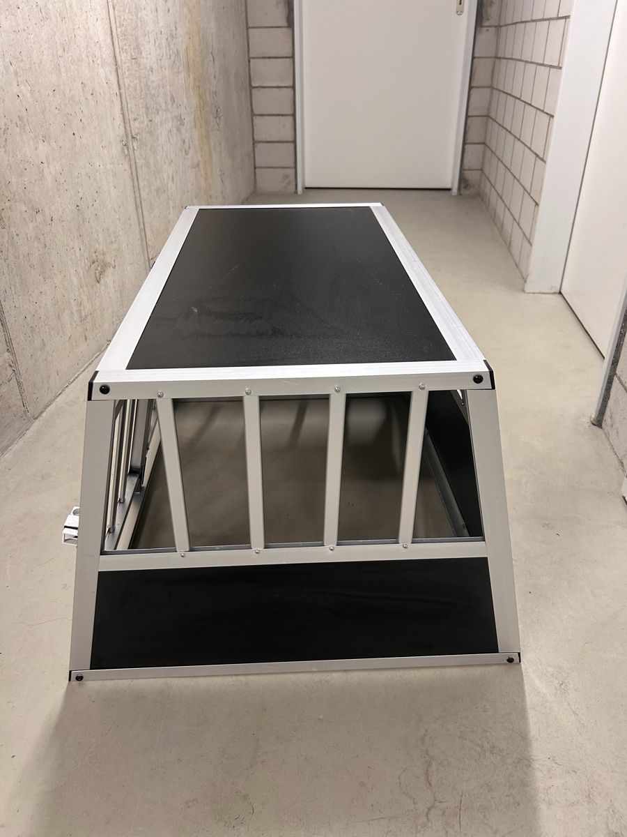 Gabbie, trasporto & Sicurezza: Alu Hundebox Transportbox   – Usato da Zürich venduto da jasmin011 1
