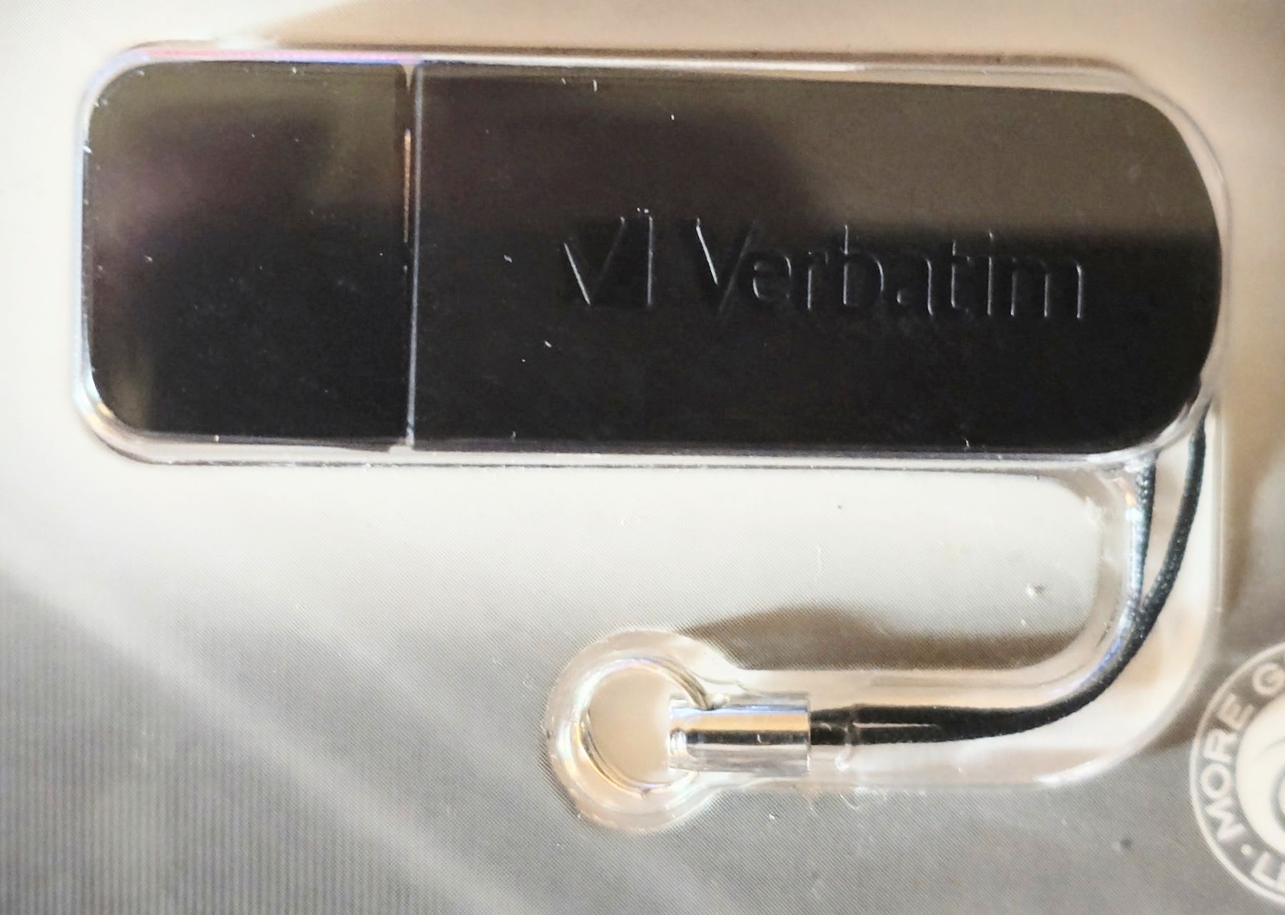 Verbatim Chiavette USB: Verbatim: Mini USB 3.0 Stick mit 64GB - Originalverpackt  – Nuovo e nell'imballaggio originale da Ennetmoos venduto da Faders 2