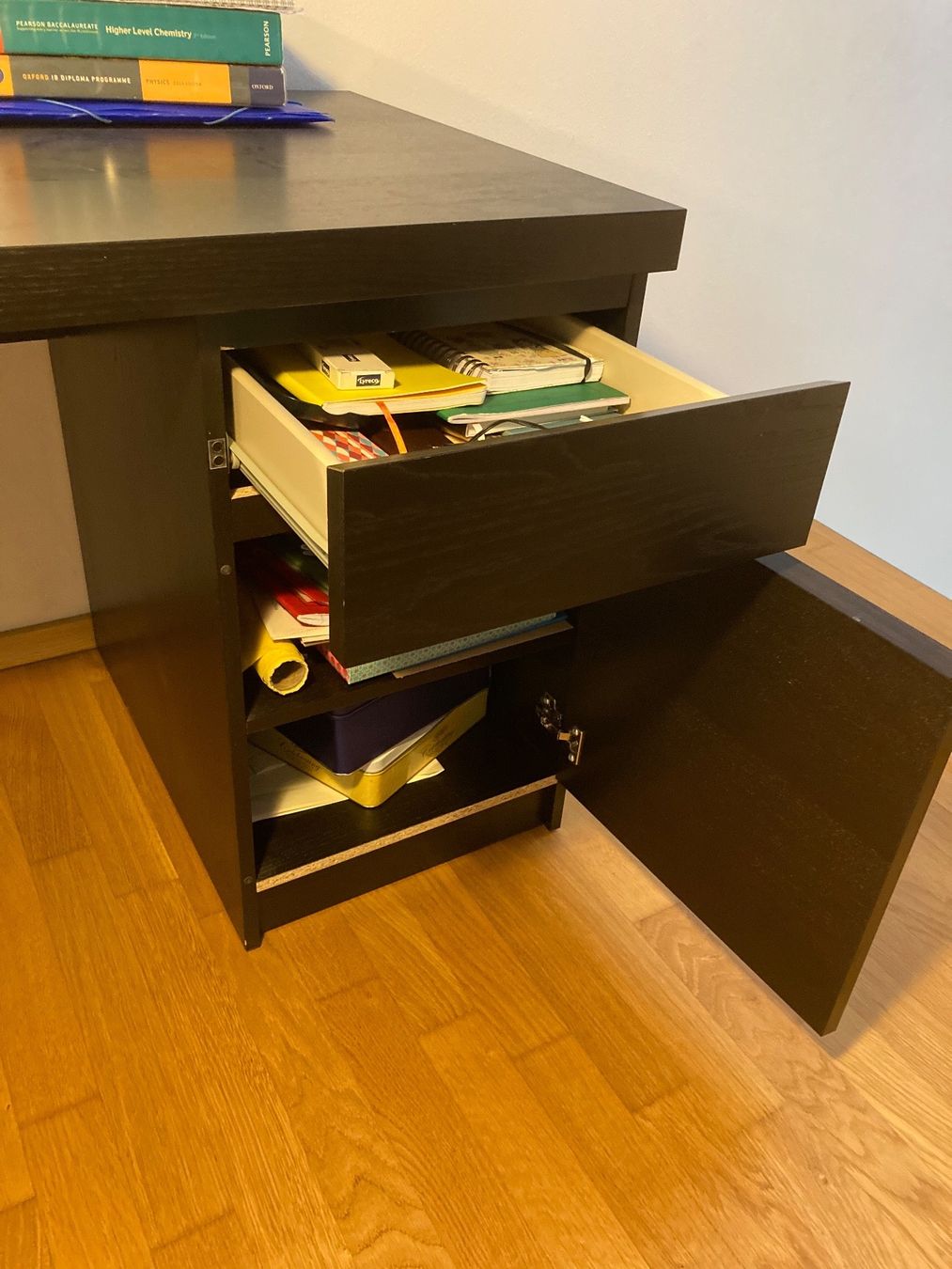 Ikea Schreibtische: MALM IKEA DESK BLACK – Gebraucht aus Oberwil BL von  2