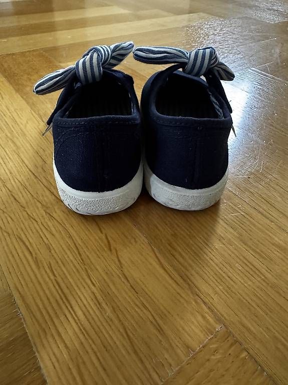 Victoria Scarpe per ragazze: Victoria Schuhe Gr. 25 mit Schleife – Usato da Zürich venduto da JumaRiku 1