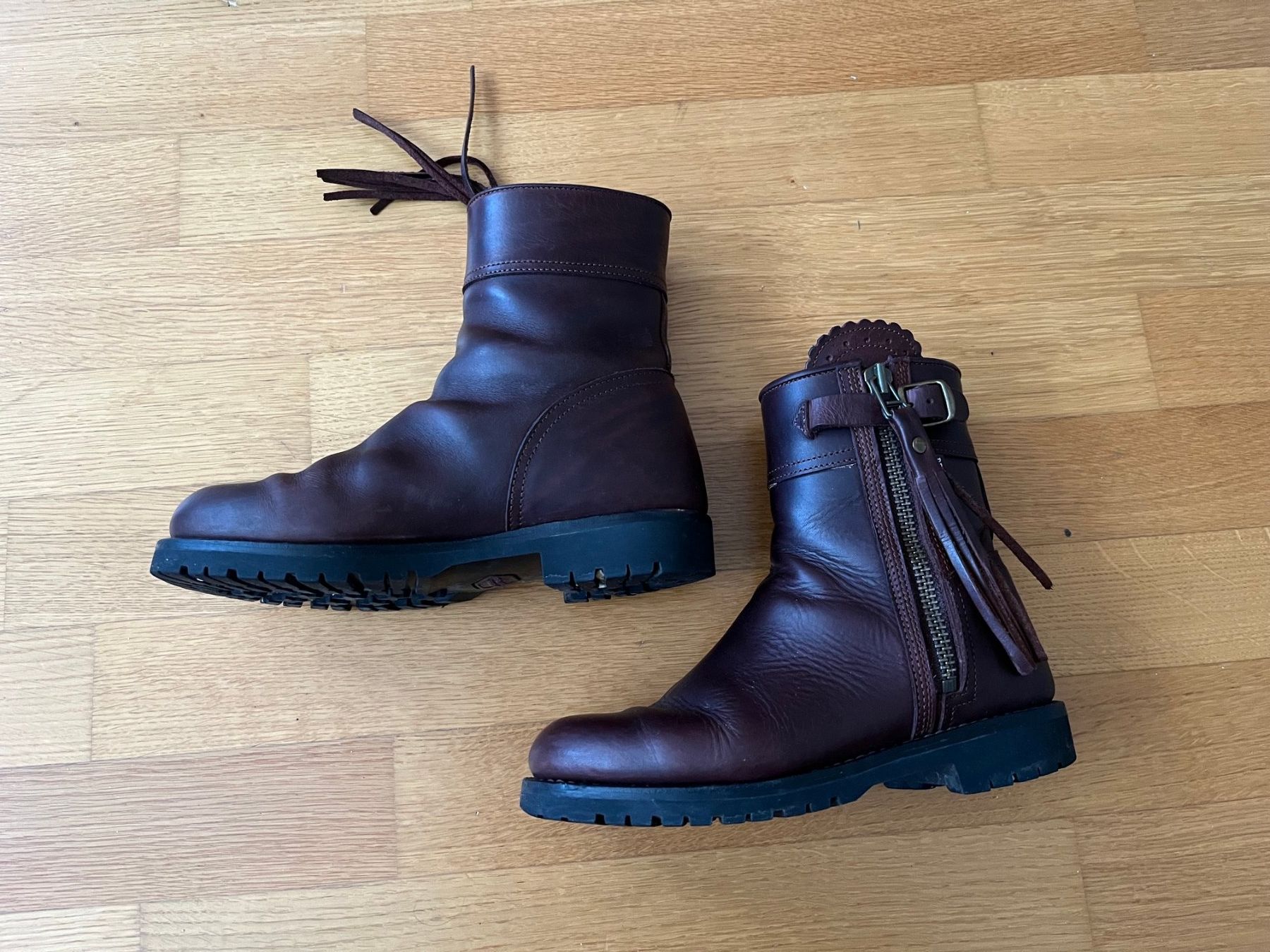 Scarpe da donna: PENELOPE CHILVERS Tassel boots Stiefeletten – Usato da Luzern venduto da Aleoschli 1
