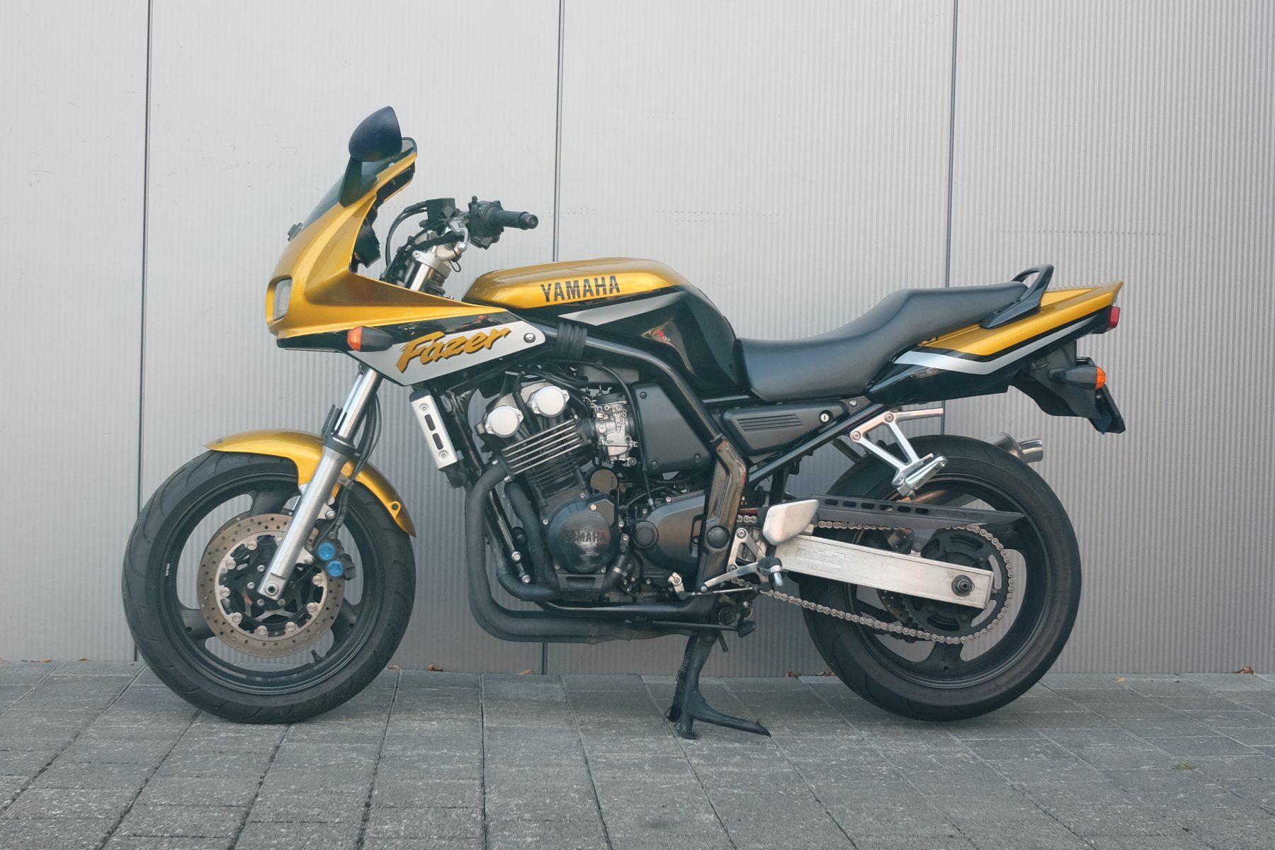 Yamaha Touring: Yamaha FZS600 – Usato da Sargans venduto da pirelli146