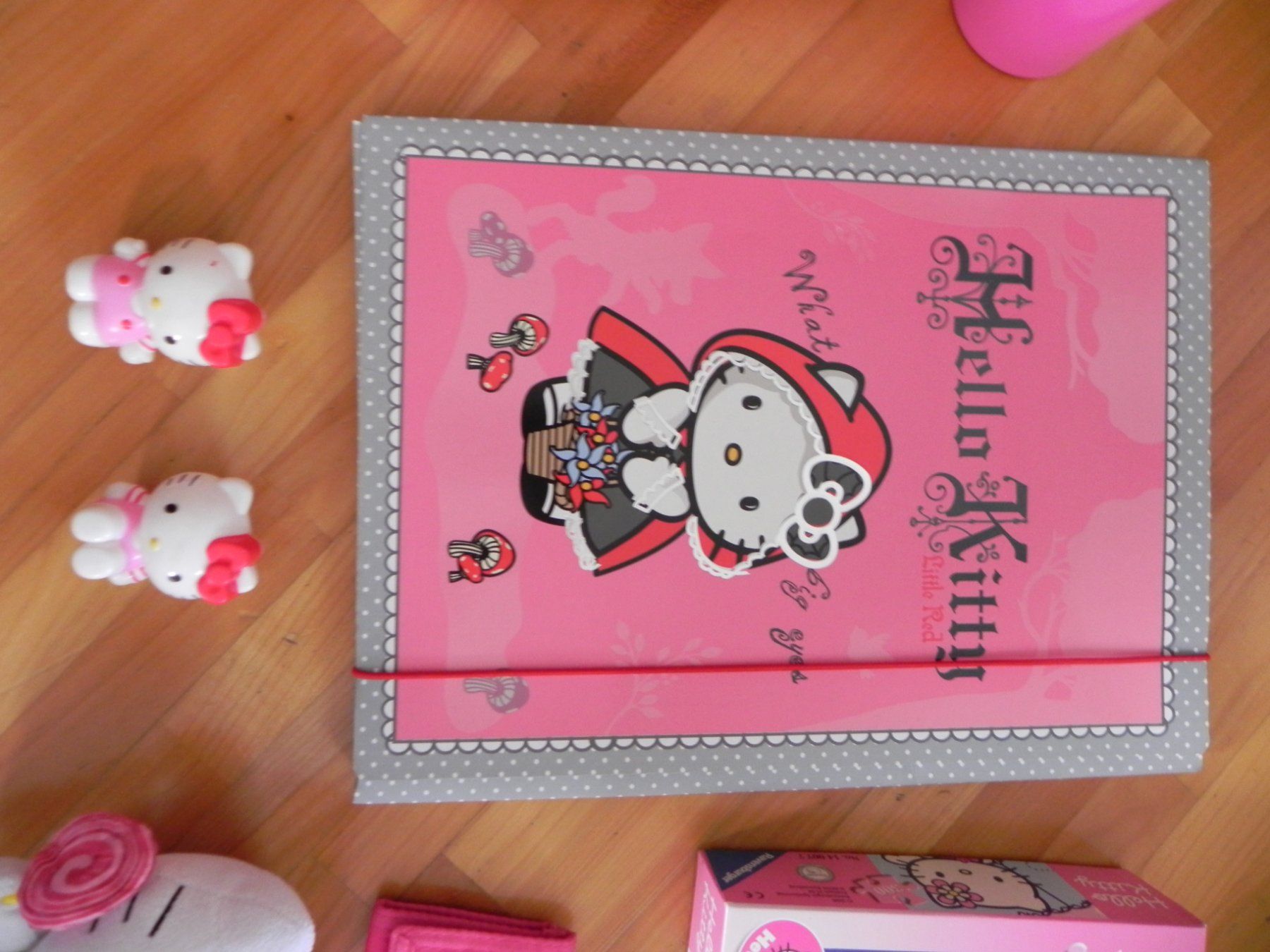 Hello Kitty Giocattoli: Hello Kitty Set Mädchen Puzzle Kuscheltier Flasche – Usato da Stallikon venduto da pcerny16 6