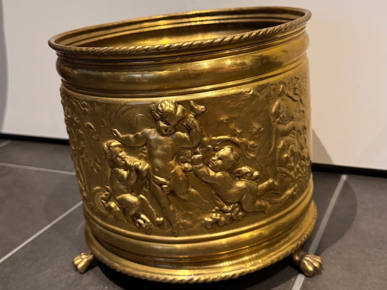 Vasi per fiori: Wunderschöner antiker Übertopf Jugendstil Gold Engel – Usato da Rothrist venduto da Fondgruebe 5