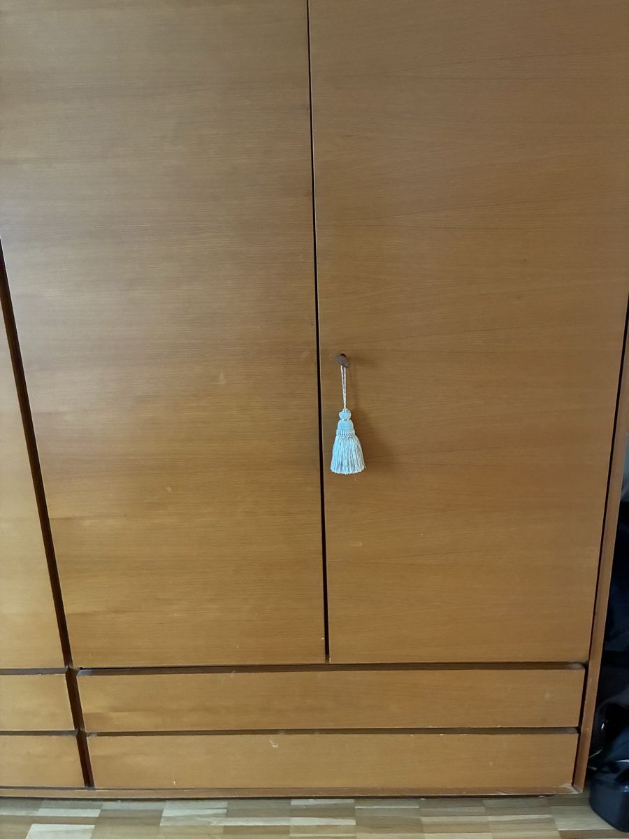 Armadi: Kleiderschrank Holz mit Schubladen – Usato da Luzern venduto da abcd111 1