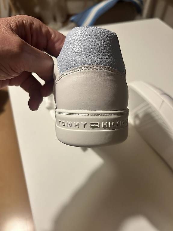 Scarpe da donna: Basket Tommy Hilfiger – Usato da Lully VD venduto da Nicosie 1
