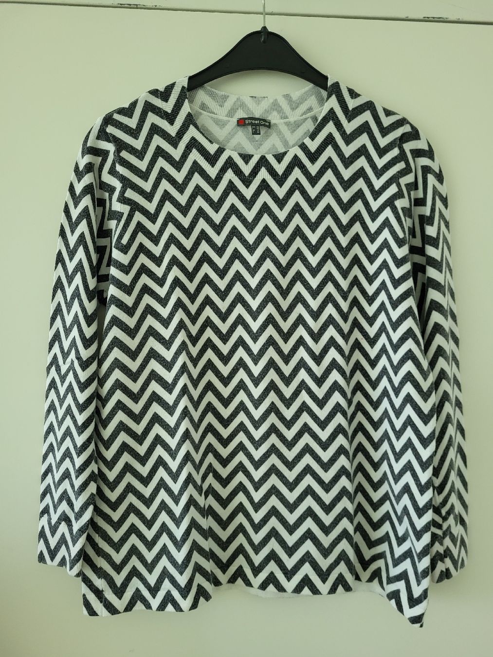 Pullover & Sweatshirts: Street One Pullover Zickzack Muster Grösse 40 – Gebraucht aus Winterthur von GAM90