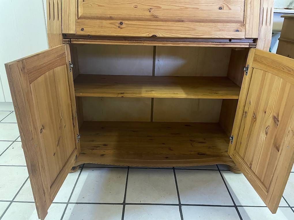 Schreibtische: Sekretär – Gebraucht aus Oberriet SG von MirjLu 2