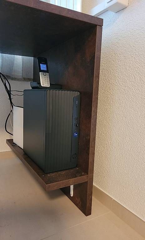 Scrivanie: moderner einseitig angebauter Bürotisch – Usato da Nottwil venduto da al.antenen 3