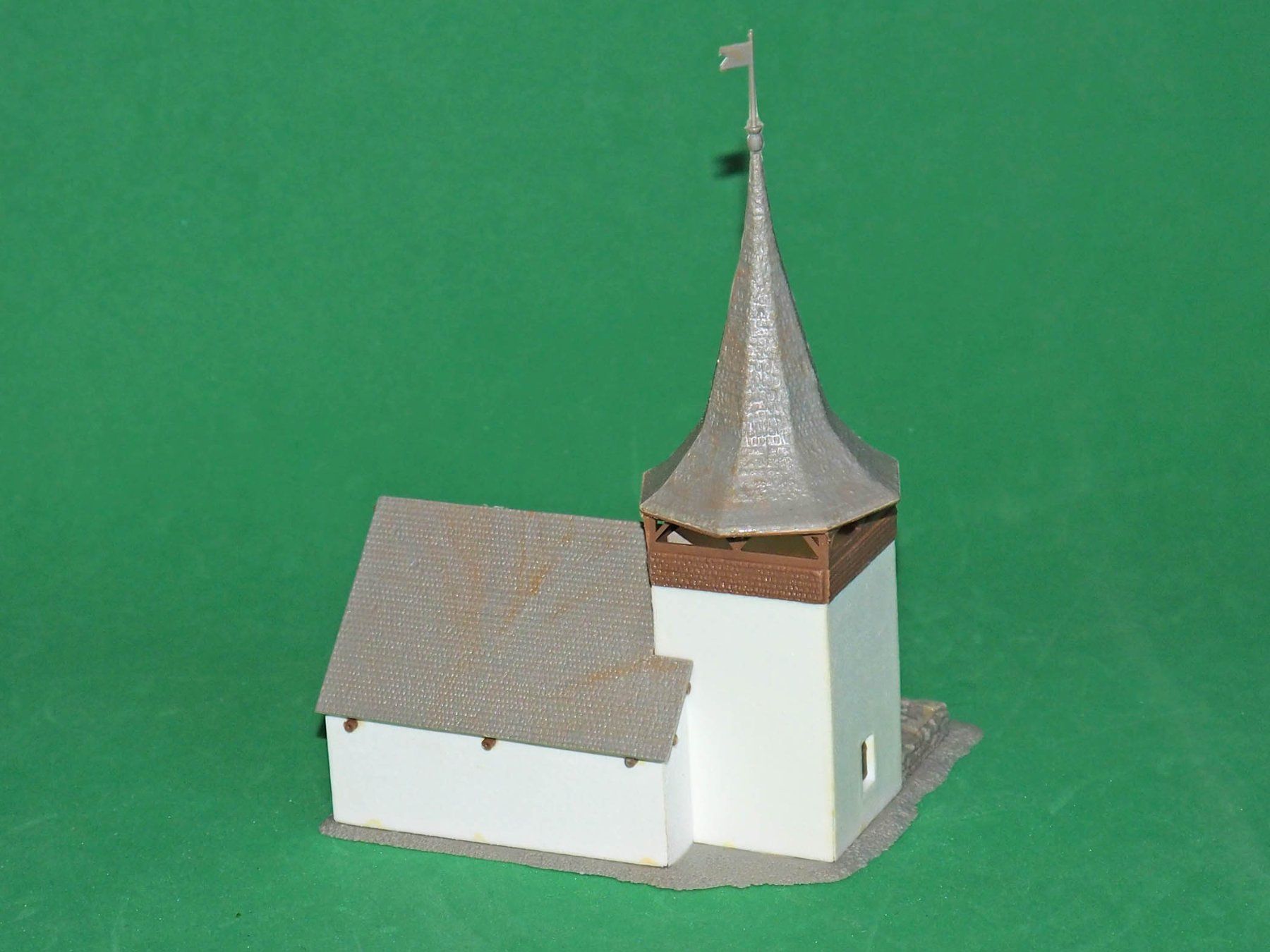 Kibri Modellini di ferrovie: Kibri Dorfkirche Sertig N – Usato da Riazzino venduto da bertowe 1