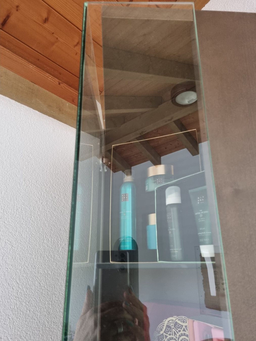 Vitrines: Vitrine Triangolo by Wellis Schweizer Design – D'occasion à Lengnau AG par Endless 8