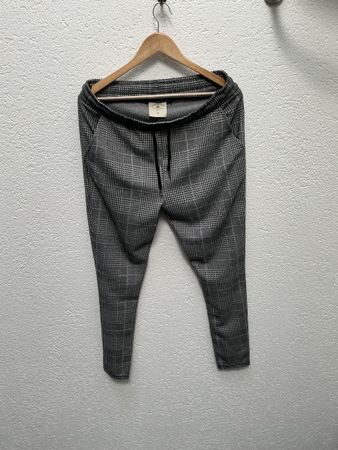 Coole Herren Hose mit Karomuster, Grösse M, Top Zustand!