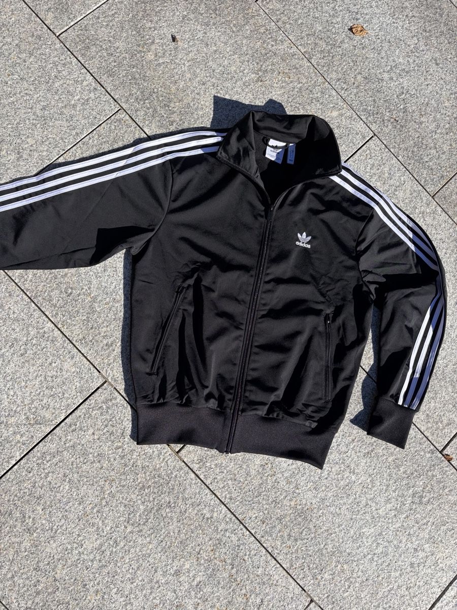 Adidas Giacche: Adidas Trainingsjacke schwarz weiss S – Usato da Oberiberg venduto da tschalunbiker