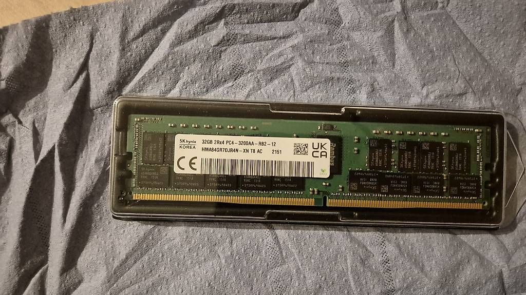 Mémoires / RAM: HYNIX 32GB DDR4 3200MHz Serverram ECC – D'occasion à Hohenrain par Sven848