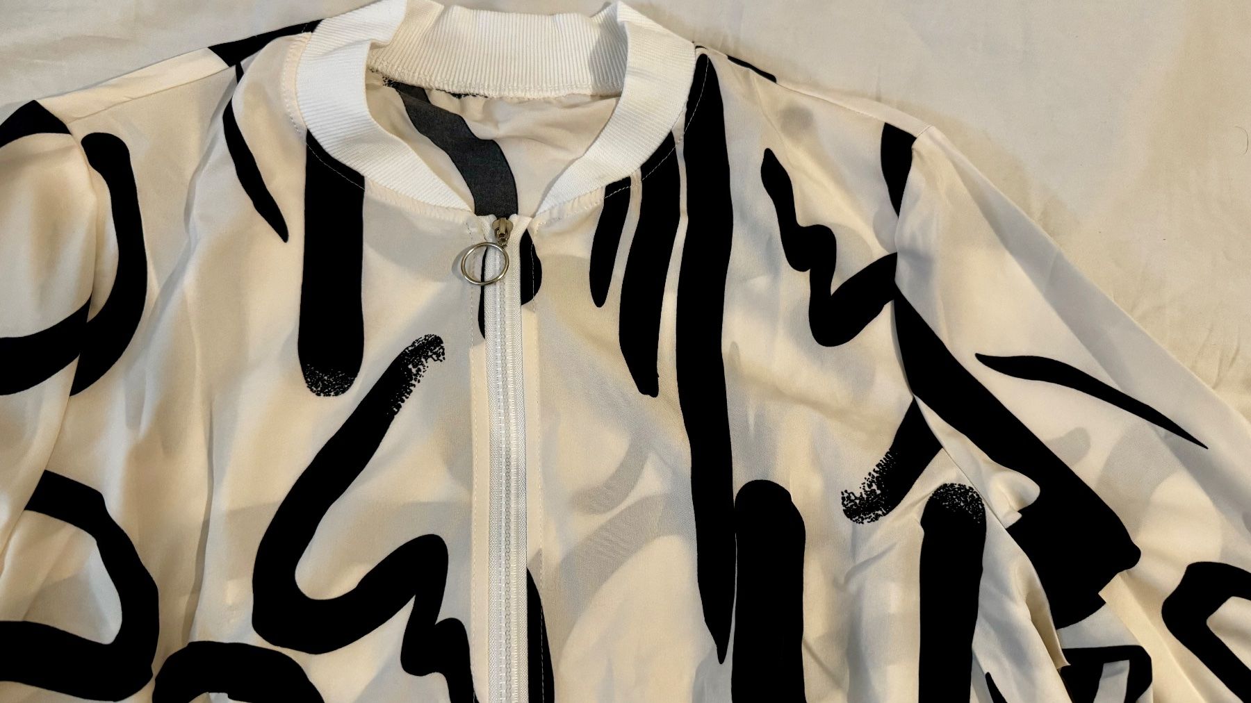 Jacken: Jacke – Neu (gemäss Beschreibung) aus Zürich von guille.arg
