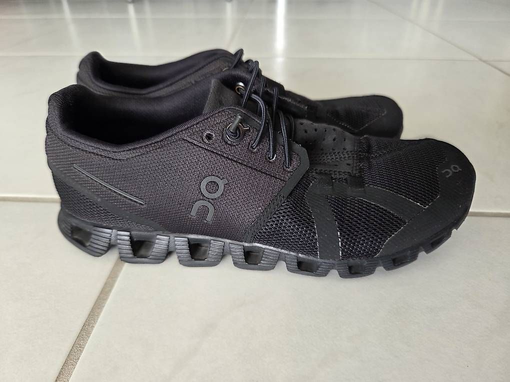 On Scarpe da donna: Damen Schuhe On Cloud  gr 37,5 – Nuovo (secondo la descrizione) da Bronschhofen venduto da Katrusja