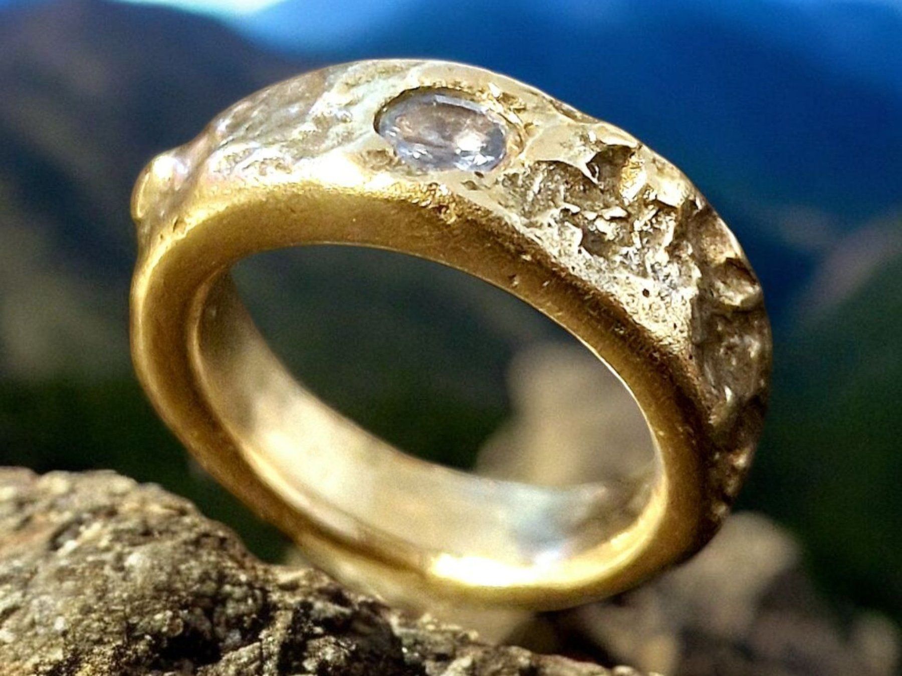 Anelli: Wilder Ring, Bronze & Saphir, Gr. 51.5 – Nuovo e nell'imballaggio originale da Aarau venduto da Schmuckhoehle_MD