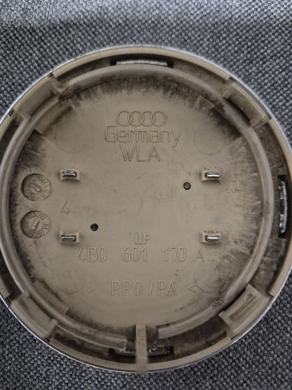 Audi Cerchioni: Audi Felgennabendeckel – Usato da Glarus venduto da uka_627m 1