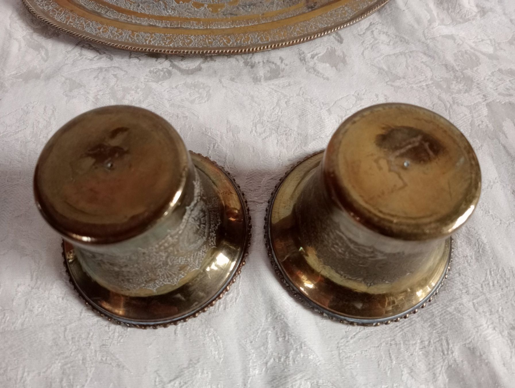 Piatti di portata: Vintage Messing Tablett mit  Becher orientalisch Handarbeit – Usato da Oberdorf BL venduto da Barocki888 6