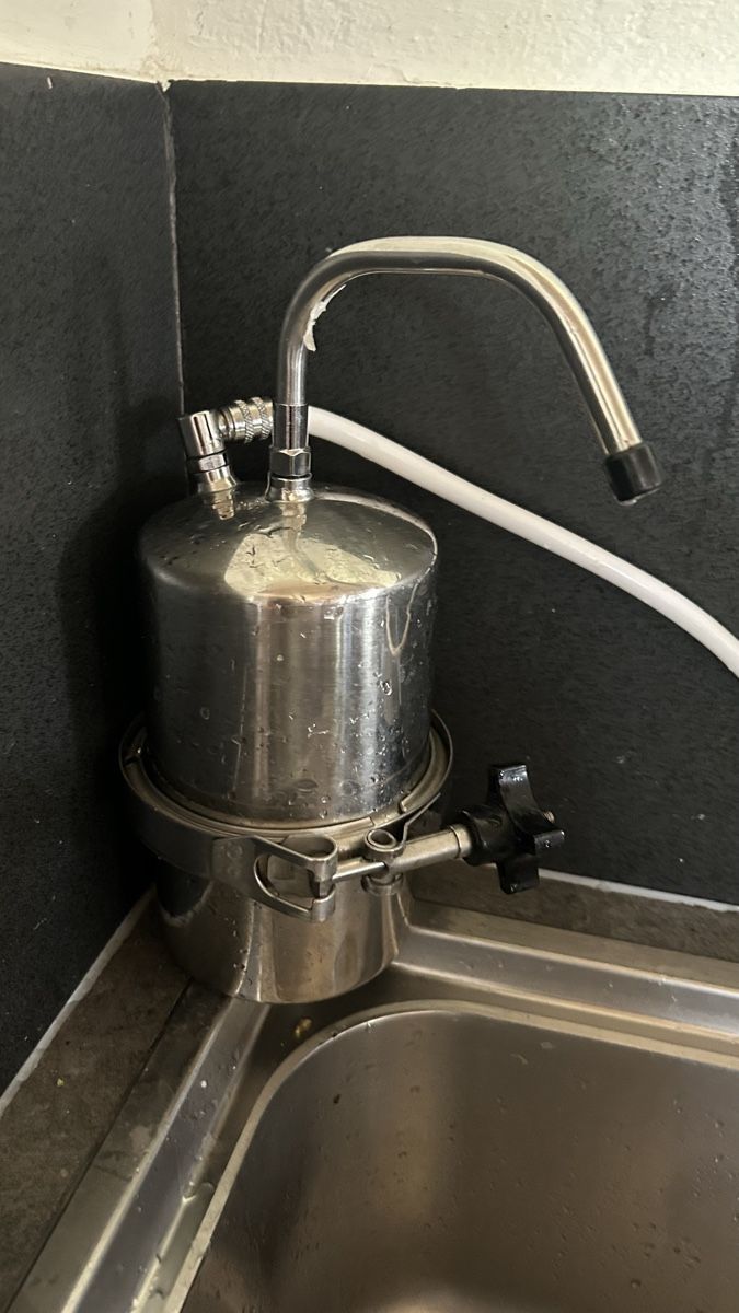 Sanitari: Wasserfilter, Auftisch-Modell - klein (MP400 SSCT) – Usato da Lyss venduto da the_5q6p