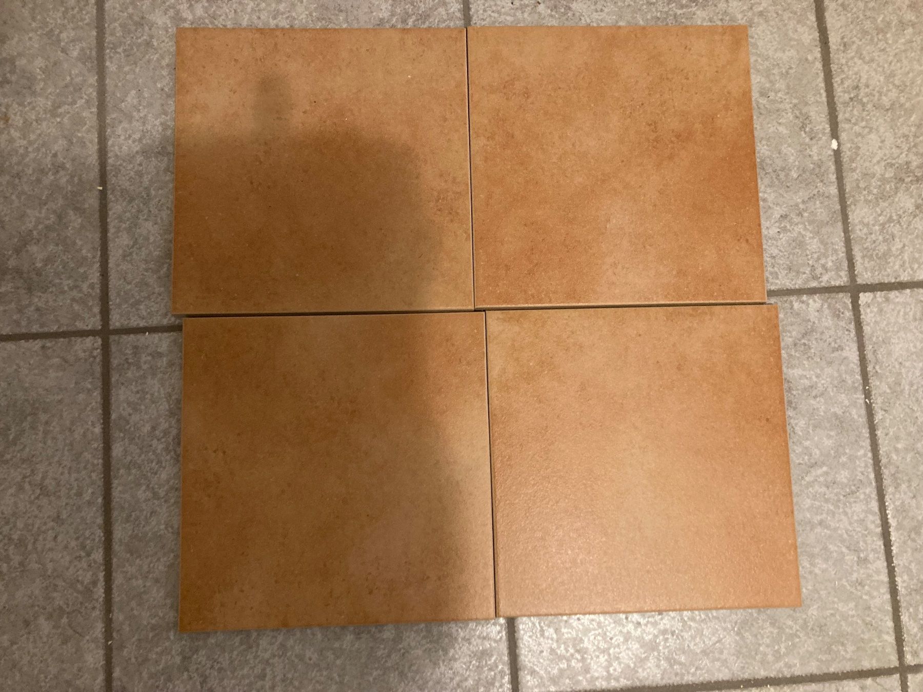 Rivestimenti per pavimenti: Bodenplättli ockerfarbig 26 Stücke – Nuovo e nell'imballaggio originale da Fehraltorf venduto da mayalotto