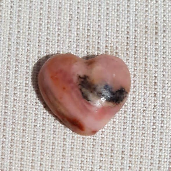Pierres précieuses: Rodonit Herz 13.0ct – Neuf avec emballage d'origine à zuerich par Jewlsdesign