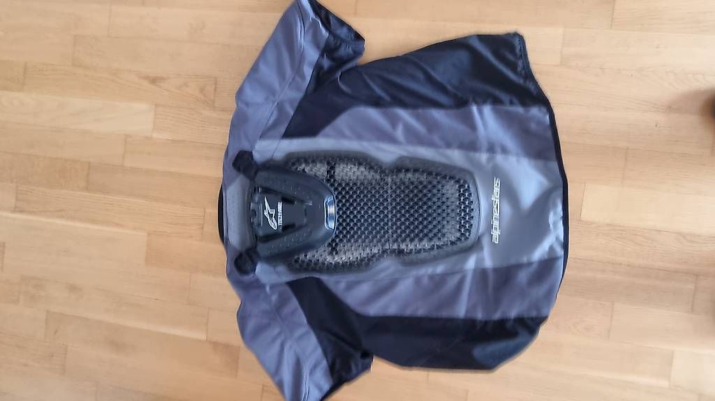 Gilet & Giacche: Airbagweste – Usato da Oftringen venduto da Kamisori 2