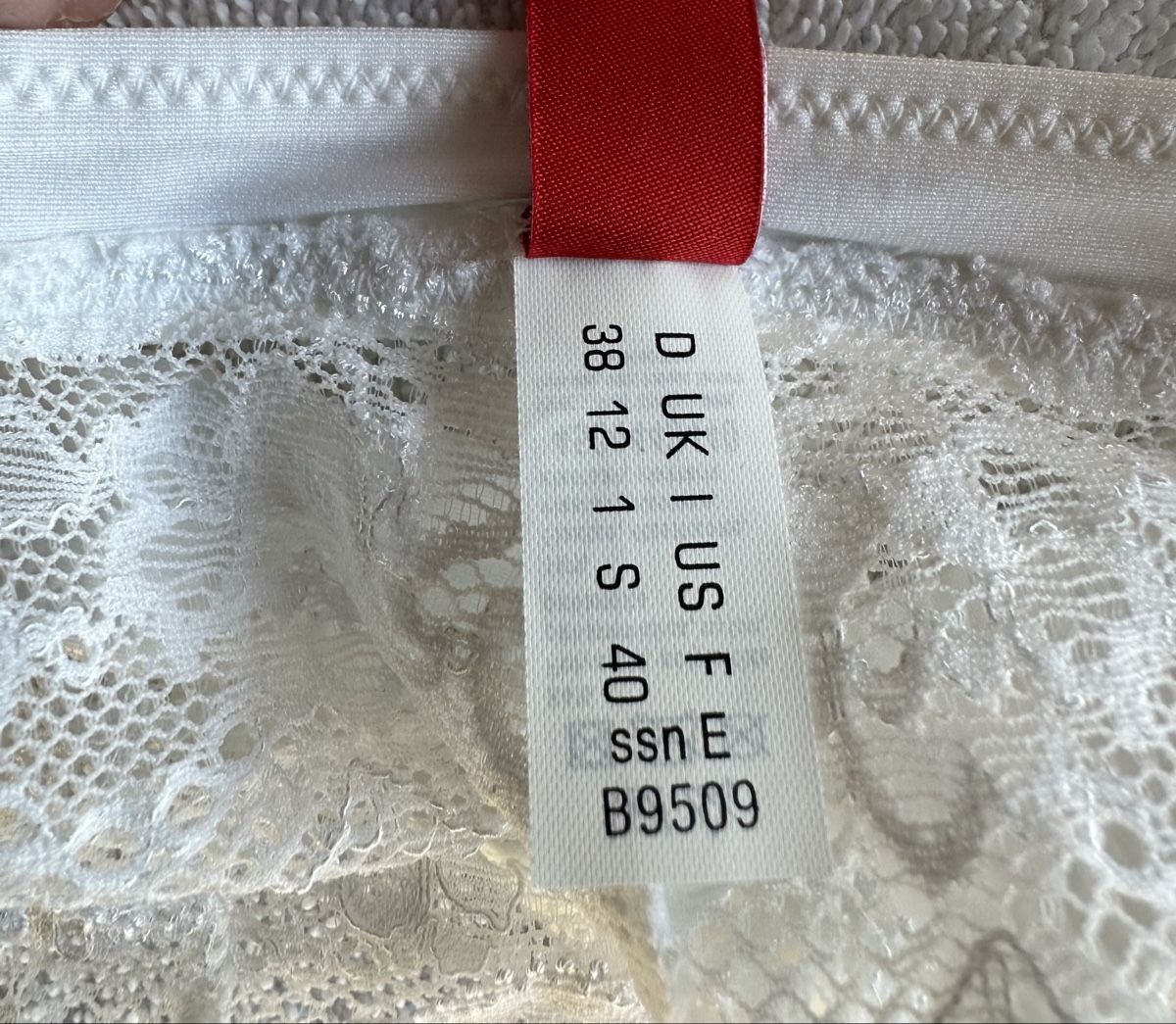 Esprit Altra biancheria intima: 2 tanga Esprit **NUOVI** – Nuovo e nell'imballaggio originale da Castel San Pietro venduto da Moregi 9