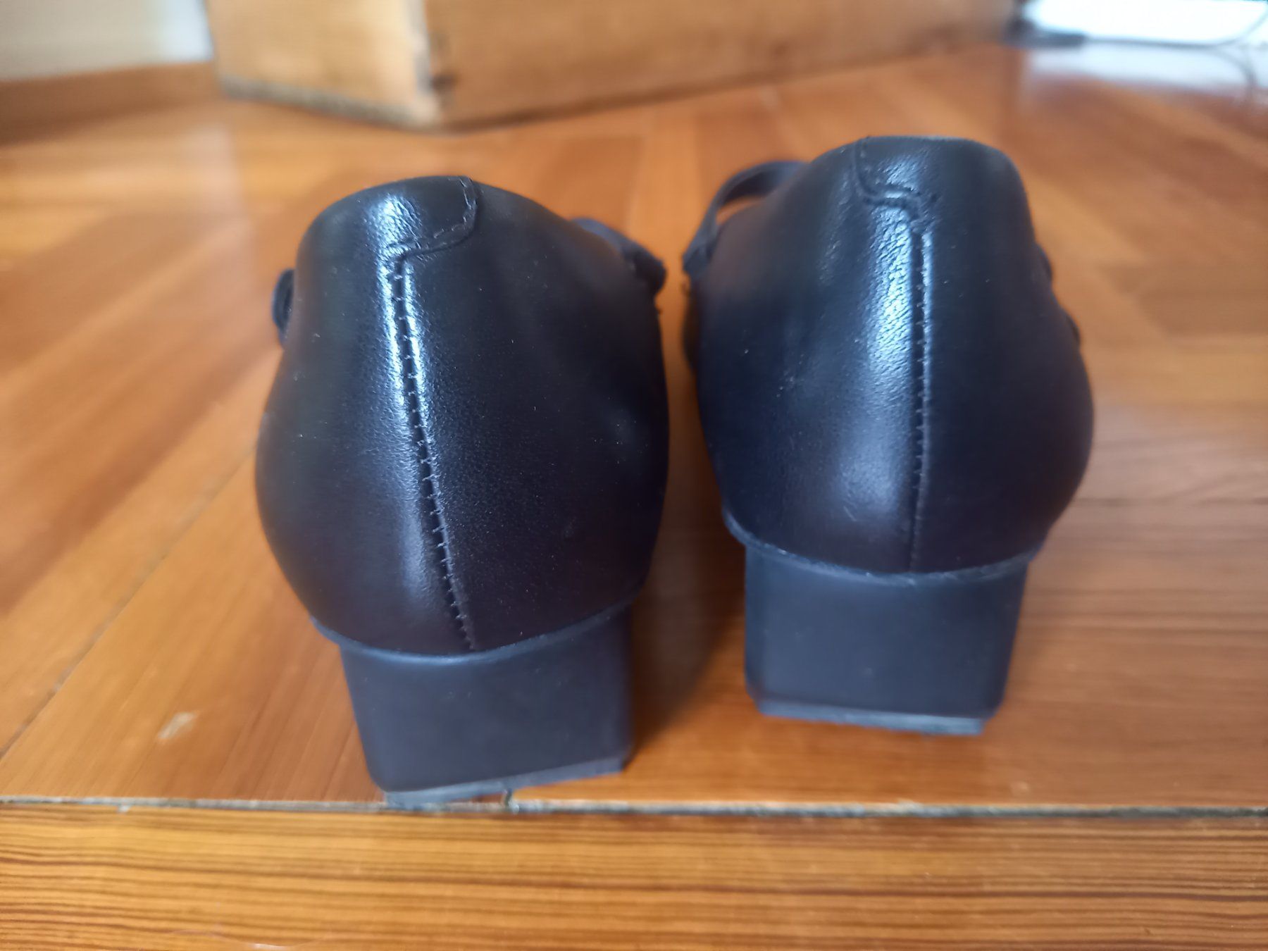 Camper Damenschuhe: Ungetragene schwarze Pumps von Camper, Grösse 38 – Gebraucht aus Fribourg von jul_2rp8 2