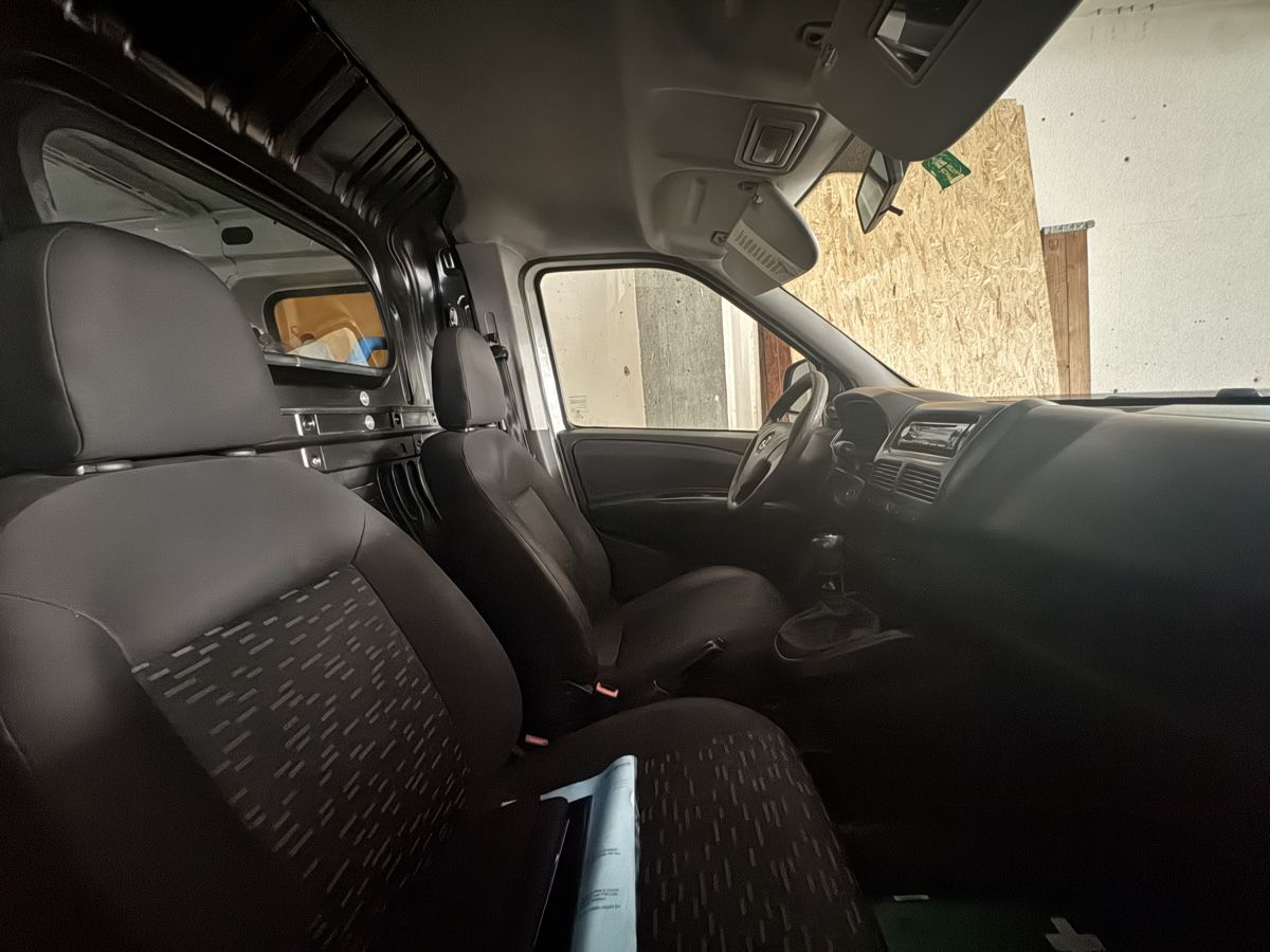 Opel Véhicules utilitaires: OPEL COMBO D 1.4 CNG – D'occasion à Niederwil SO par ipad 5