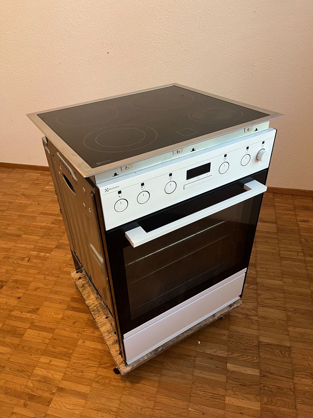Electrolux Cucine: Backofen + Glaskeramik von Electrolux – Usato da bern venduto da sanducci 1