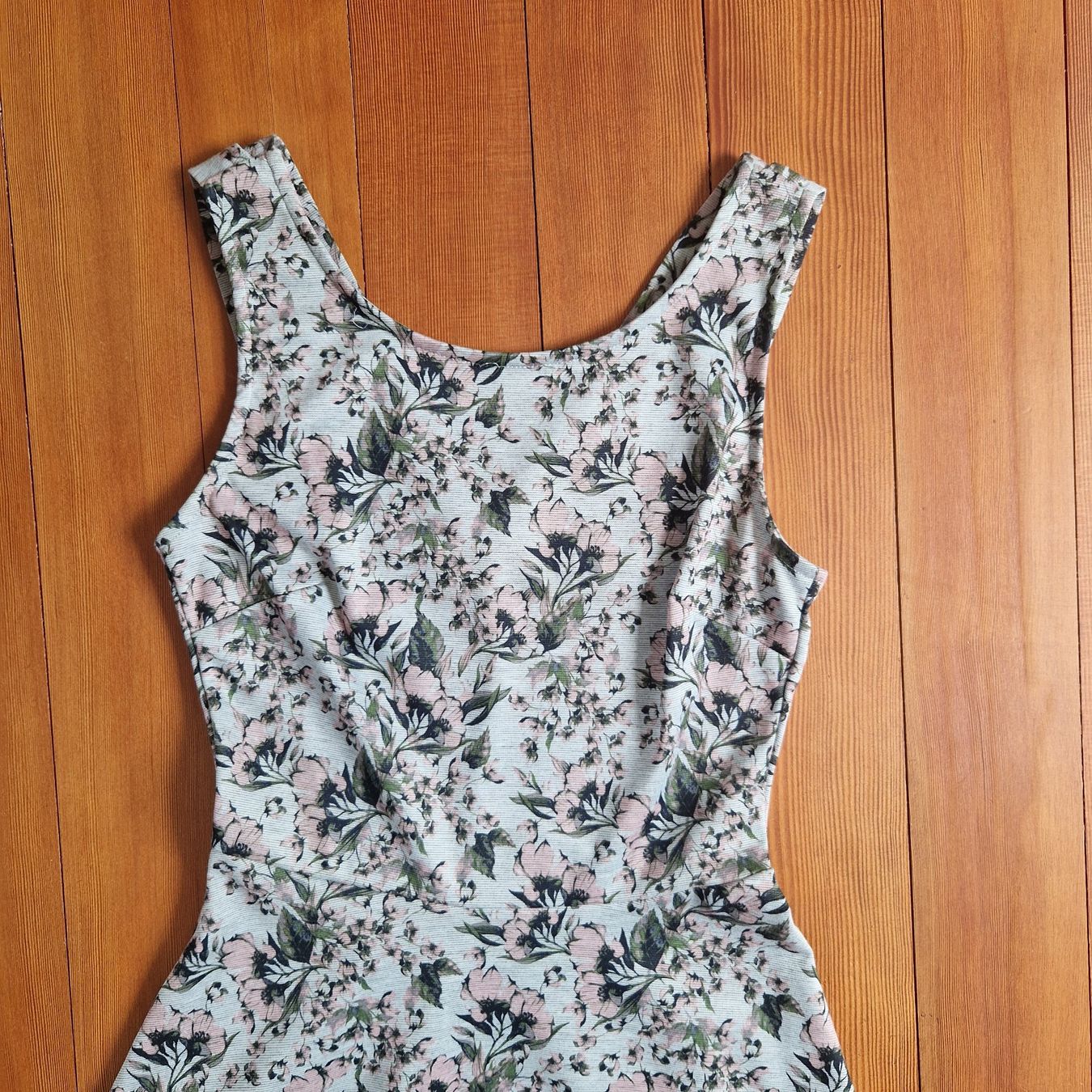 Robes: Kleid Gr. XS – Neuf (Voir description) à Muttenz par bebbi523 1