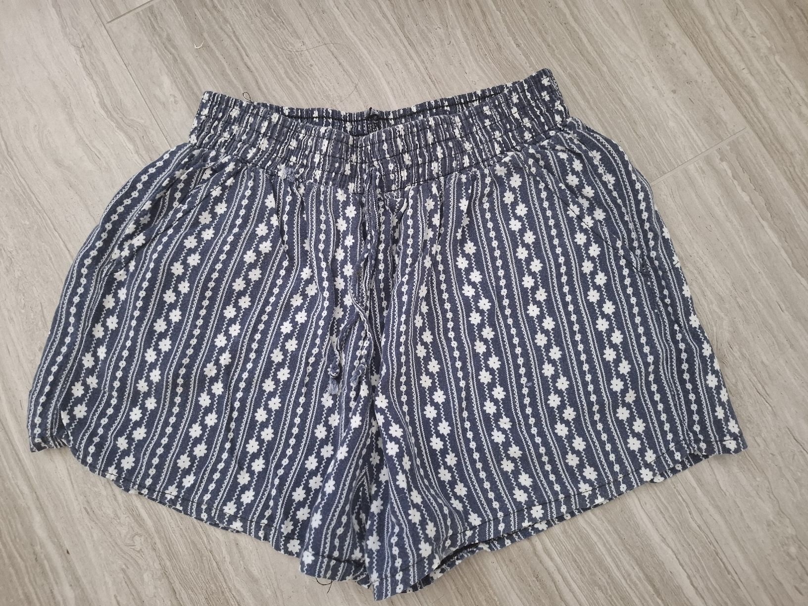 Pantaloni: short bleu blanc taille S – Usato da Ecublens FR venduto da ame_y8tq