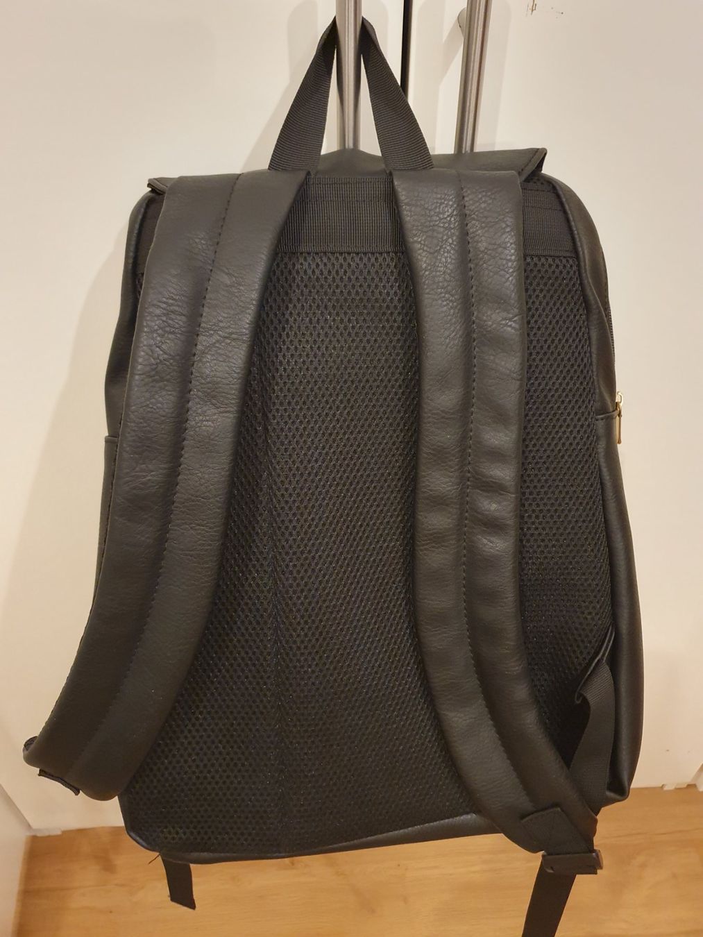 Rucksäcke: Kunstleder Rucksack schwarz, neuwertig – Neu (gemäss Beschreibung) aus Heinrichswil von sabi2809 4