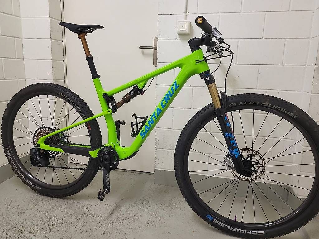 Santa Cruz Biciclette: Santa Cruz Blur CC customisé – Usato da Düdingen venduto da daf_bl7q 4